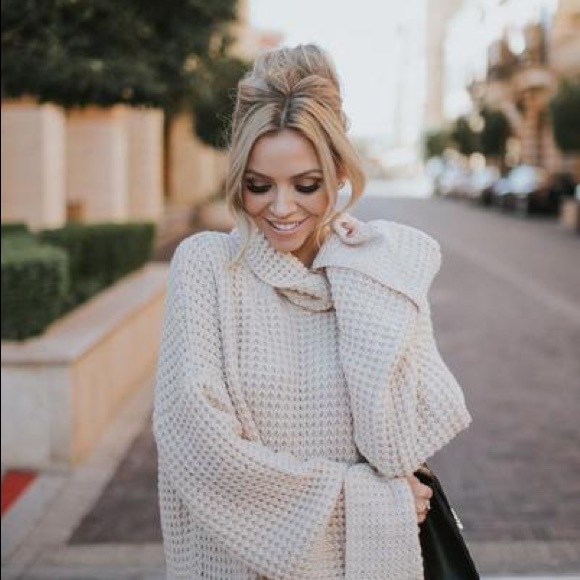 Goodnight Macaroon Sweaters - Goodnight Macaroon Retta Cropped Sweater